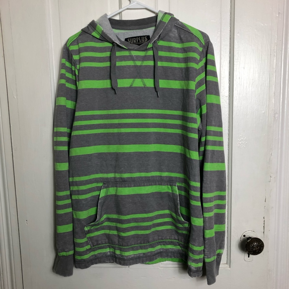 Surplus pullover